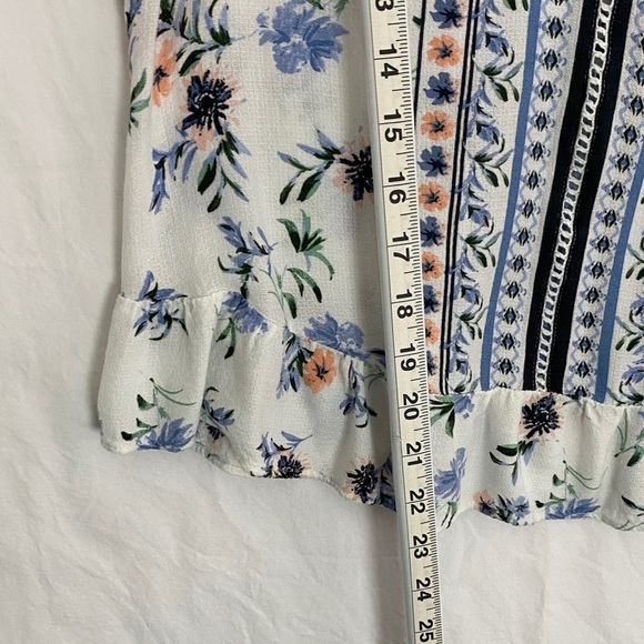 Lucky Brand Floral Blouse Blue and White Popover Size Medium - Picture 6 of 8